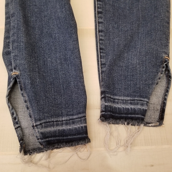 {27} FRAME Le High Skinny Side Slit Released Hem - Picture 3 of 14